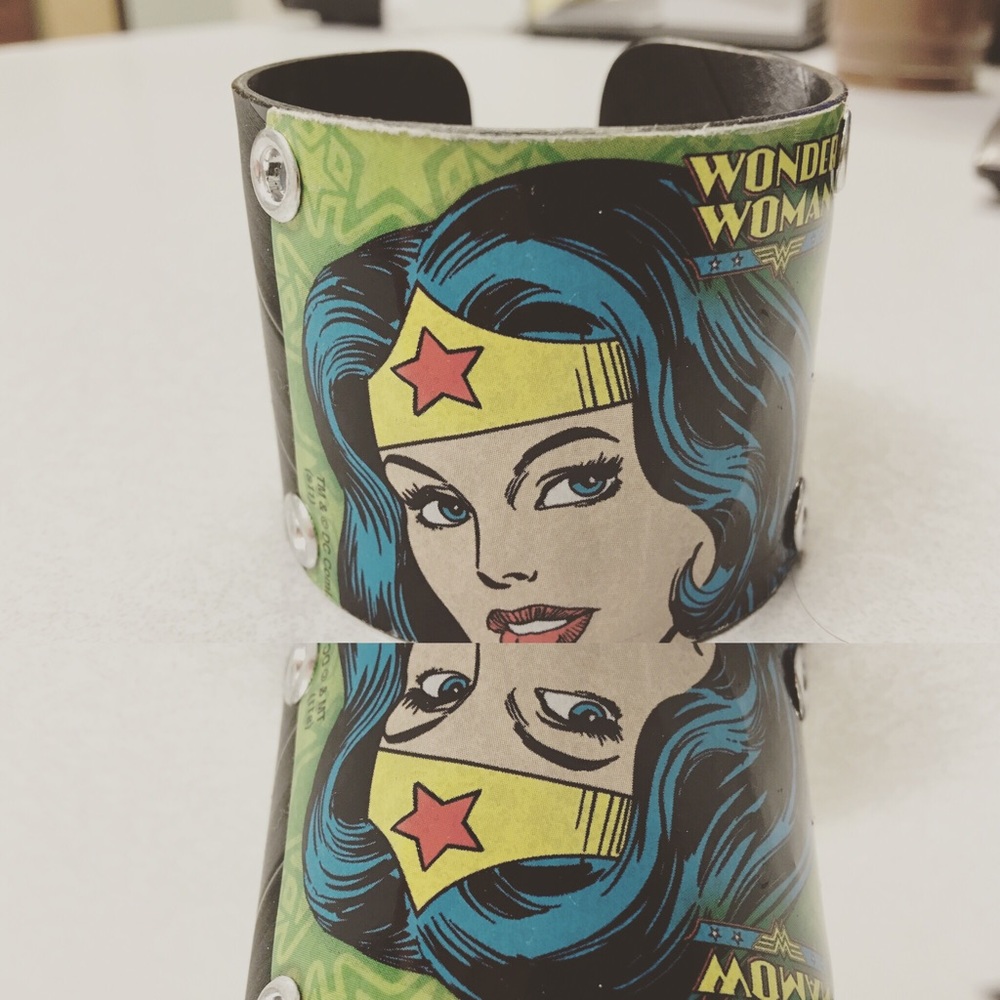 Handmade Wonder Woman vinyl record cuff - Picture 2 of 3